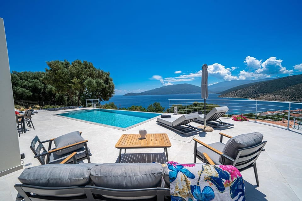 Day, View (from property/room), Balcony/Terrace, Seating area, Pool view, Sea view, Swimming pool