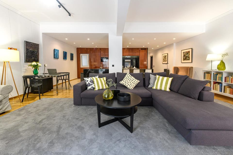Living room, Seating area, Dining area