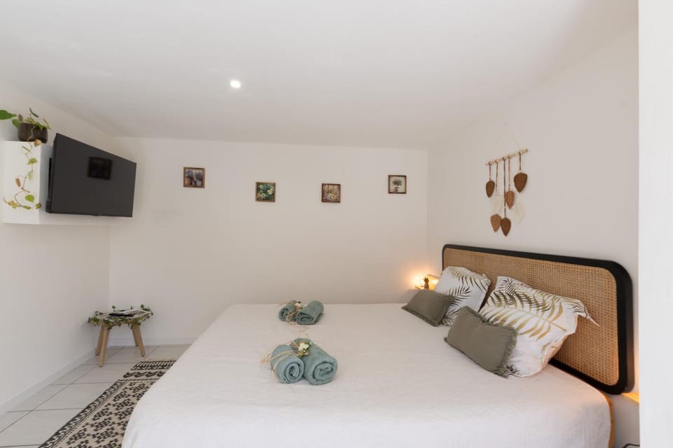 Living room, Bedroom