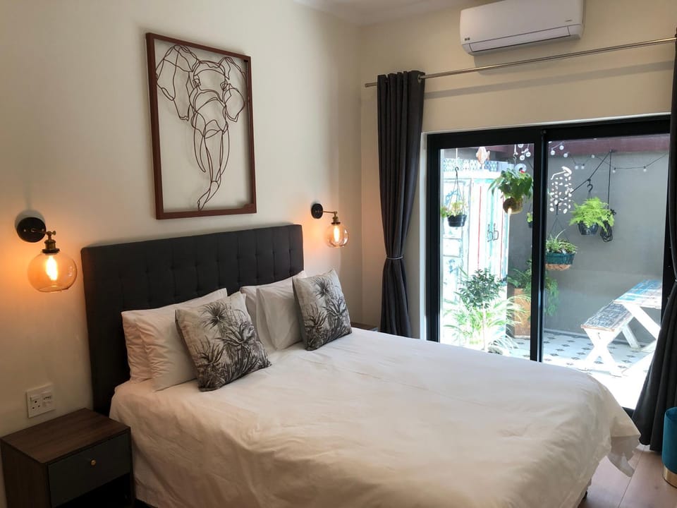 Bed, Photo of the whole room, Bedroom, air conditioner