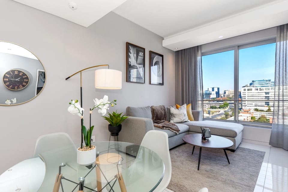 Chic Apartment in 5 star hotel Apartment in Sandton