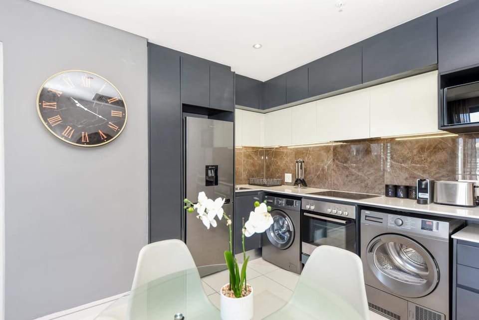 Chic Apartment in 5 star hotel Apartment in Sandton