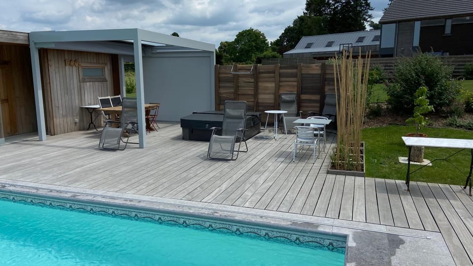 Solarium, Swimming pool