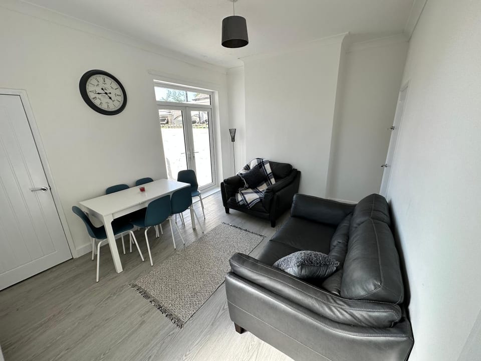 4 bed house off Norton village House in England