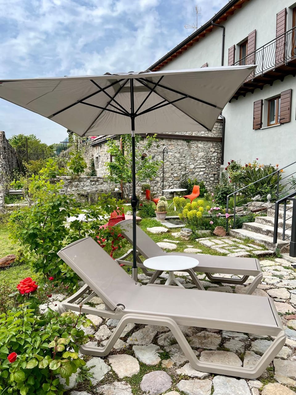 Property building, Day, Garden, Balcony/Terrace, Balcony/Terrace, sunbed