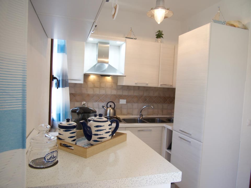 Kitchen or kitchenette, dishwasher, pet friendly, stove