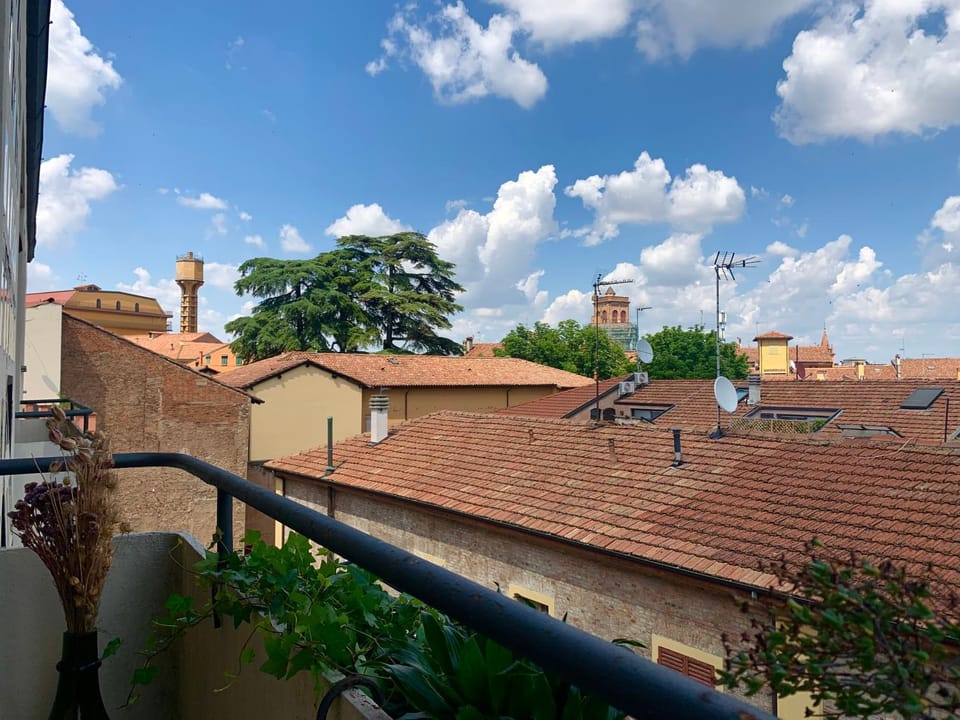 Property building, View (from property/room), Balcony/Terrace