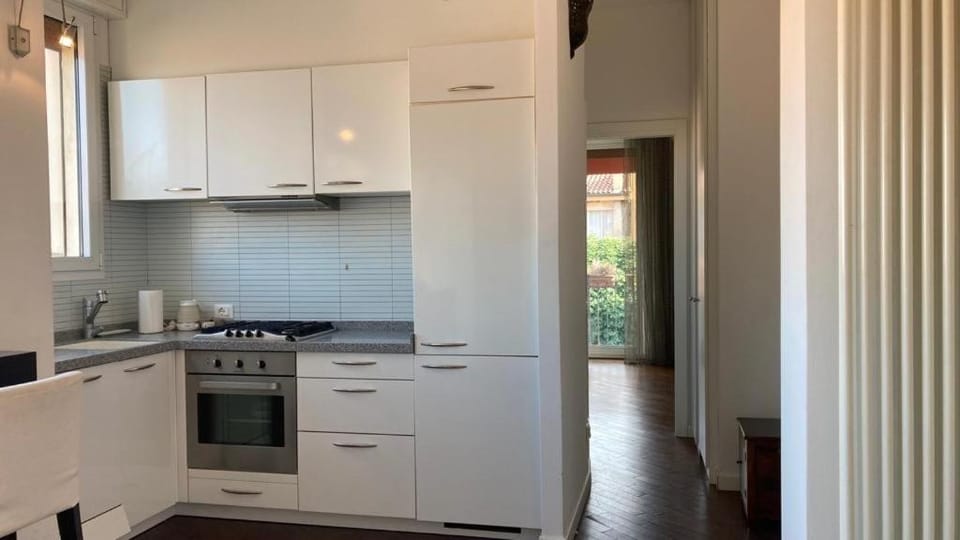 Kitchen or kitchenette, dishwasher, pet friendly, stove