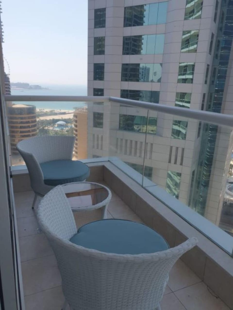 Nasma Luxury Stays - Marina-View Oasis With Balcony Steps From The Sea Apartment in Dubai