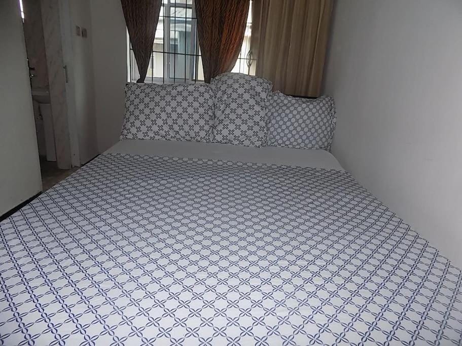 GREAT Luxury 2bedroom Duplex Apartment-FREE WIFI- -24hrs light- in Stadium Road -N80,000 Apartment in Nigeria