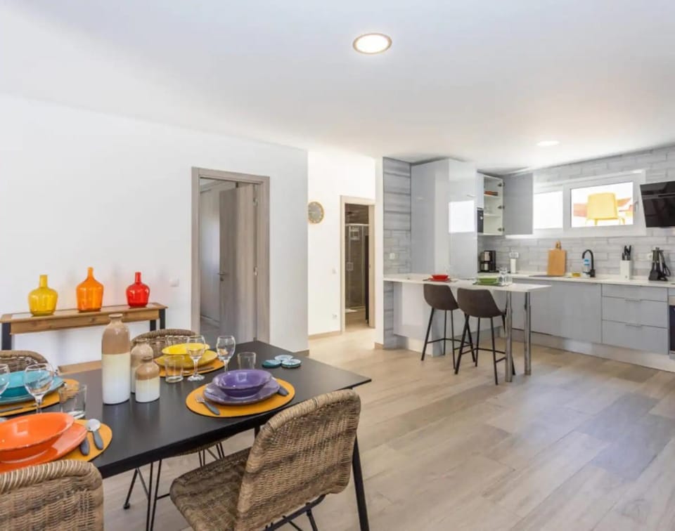 Property building, Kitchen or kitchenette, Living room