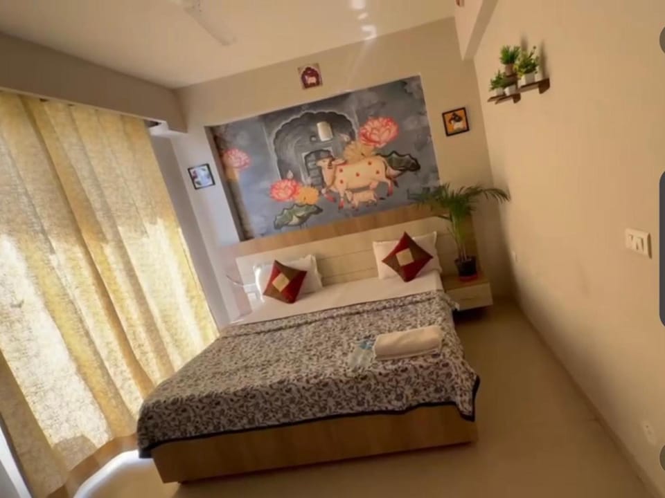 Blue Mans Rooms - Near Prem Mandir & ISKCON Apartment in Uttar Pradesh