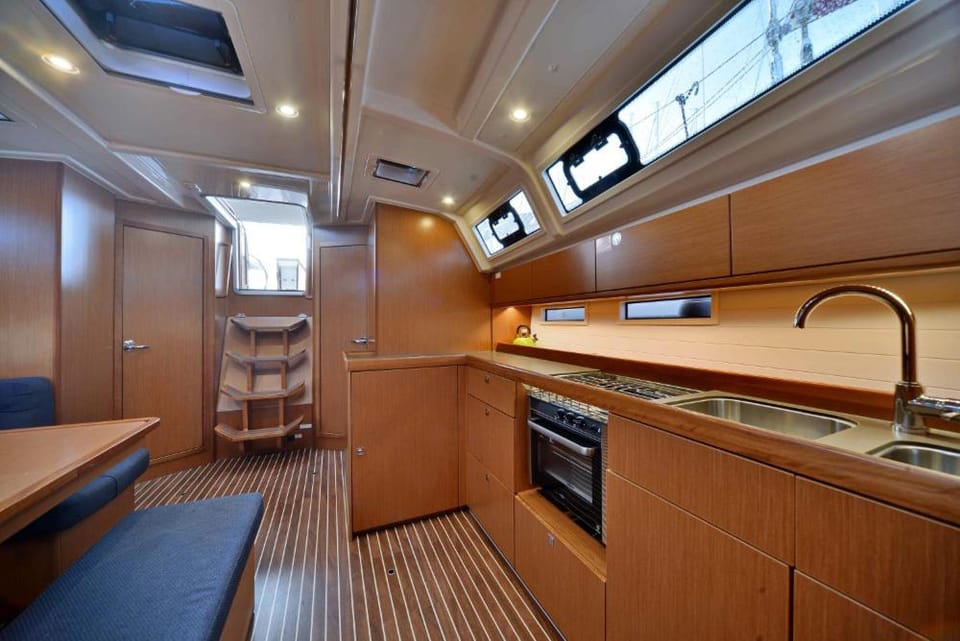 Sailing Yacht Queen Eliza Docked boat in Varna