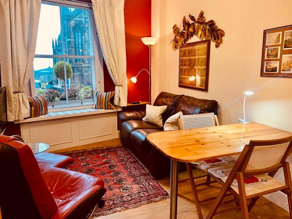 Royal Mile apt, just 1 min from Edinburgh Castle! Apartment in Edinburgh