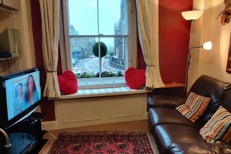 Royal Mile apt, just 1 min from Edinburgh Castle! Apartment in Edinburgh