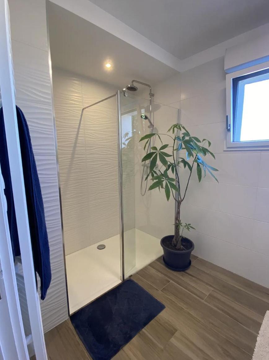 Suite avec jacuzzi idéale pour visiter la Normandie Vacation rental in Normandy