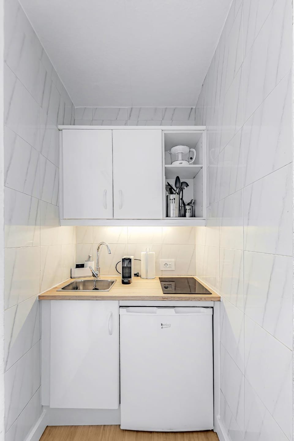 Coffee/tea facilities, kitchen