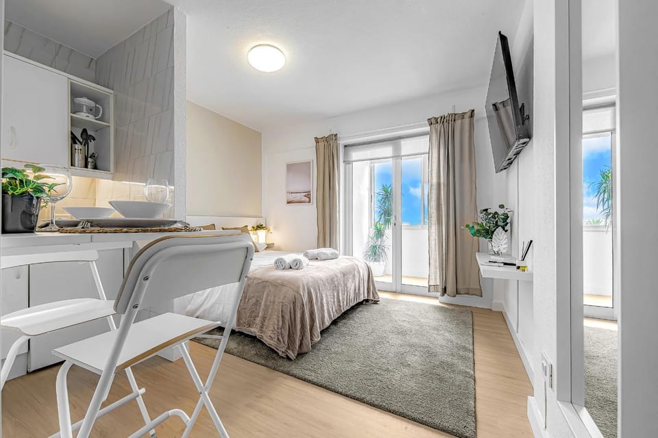 TV and multimedia, Coffee/tea facilities, Balcony/Terrace, Bedroom, towels, kitchen