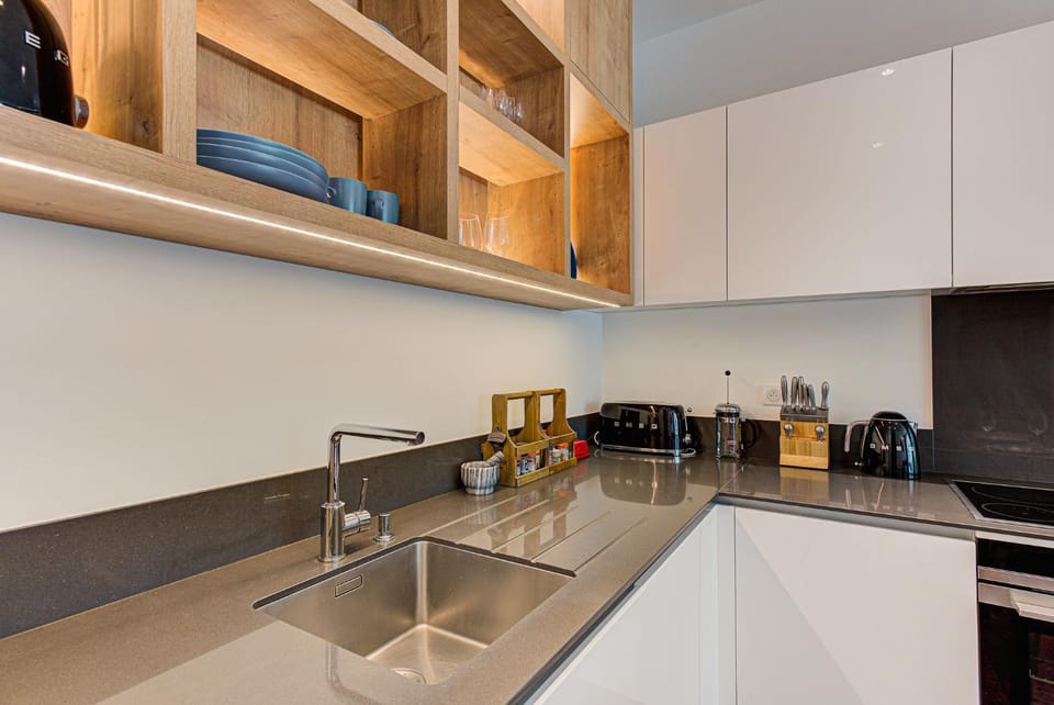 Kitchen or kitchenette, dishwasher, pet friendly, stove