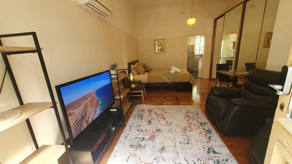 Grandview Garden Studio Apartment in Melbourne