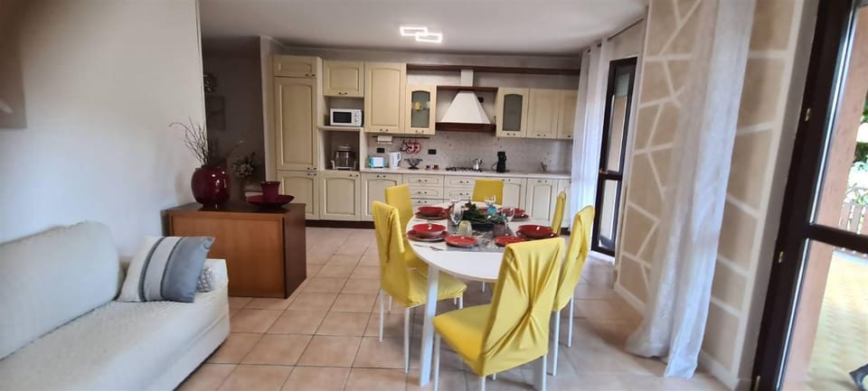 Kitchen or kitchenette, Living room, Dining area, oven, stove