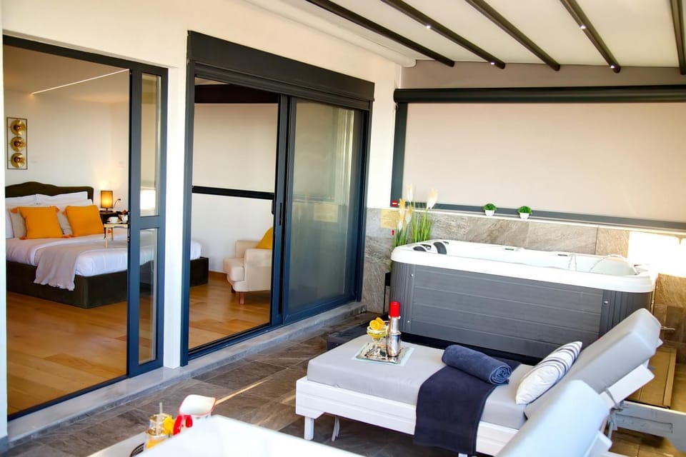 Balcony/Terrace, Bedroom, sunbed