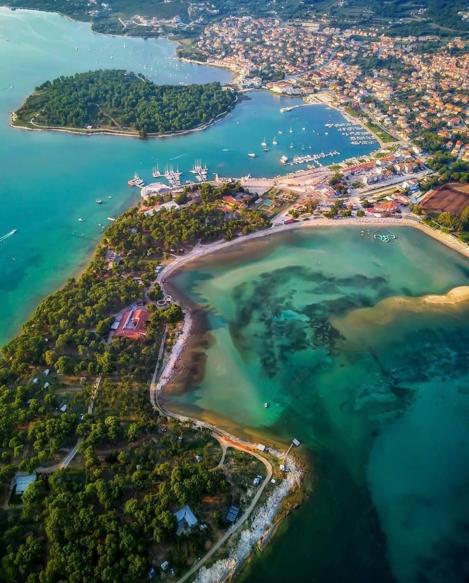 Nearby landmark, Natural landscape