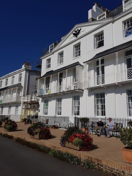 Sidmouth Fabulous 2 Bedroom balcony flat with sea views Apartment in Sidmouth