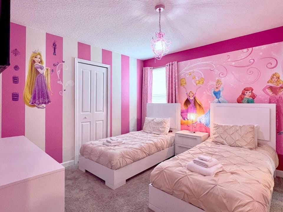 Spacious Home with Fun Decore and Game Room-4544TB House in Kissimmee