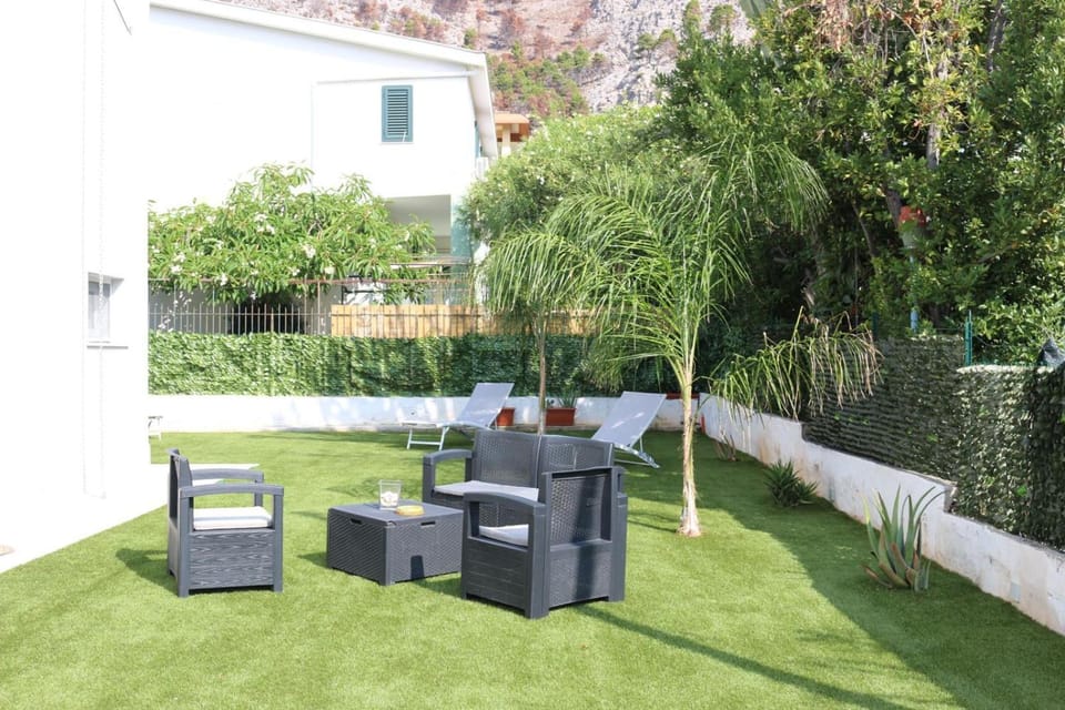 Garden, Garden view, sunbed