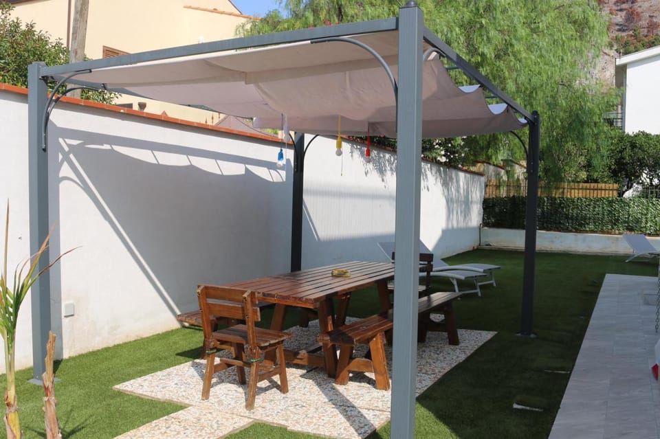 Day, Garden