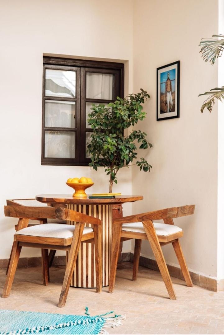 Seating area, Dining area