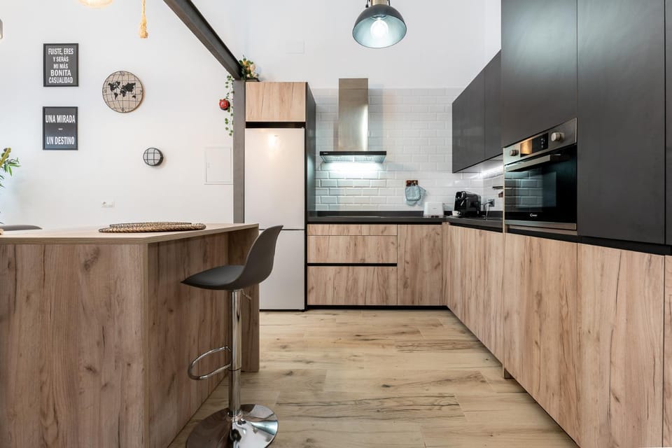Kitchen or kitchenette, oven