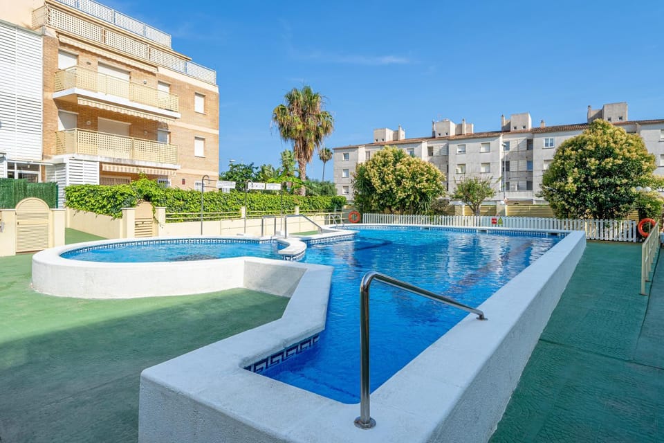 Property building, Swimming pool