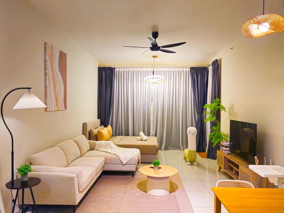 TV and multimedia, Living room, Photo of the whole room, Seating area