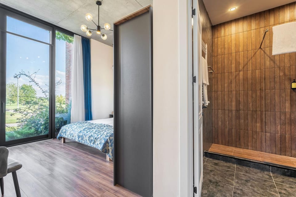Bathroom, Bedroom
