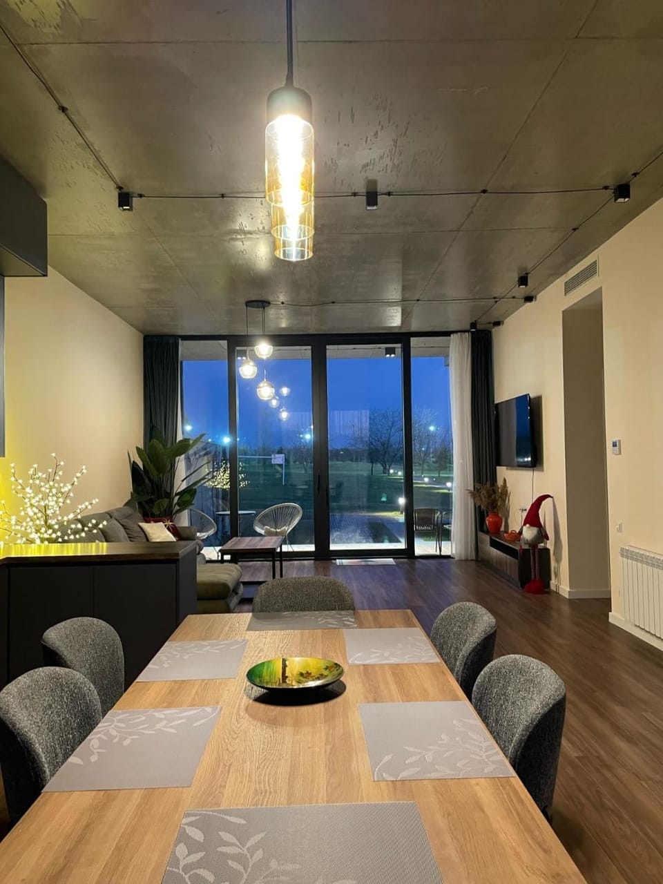 Seating area, Dinner