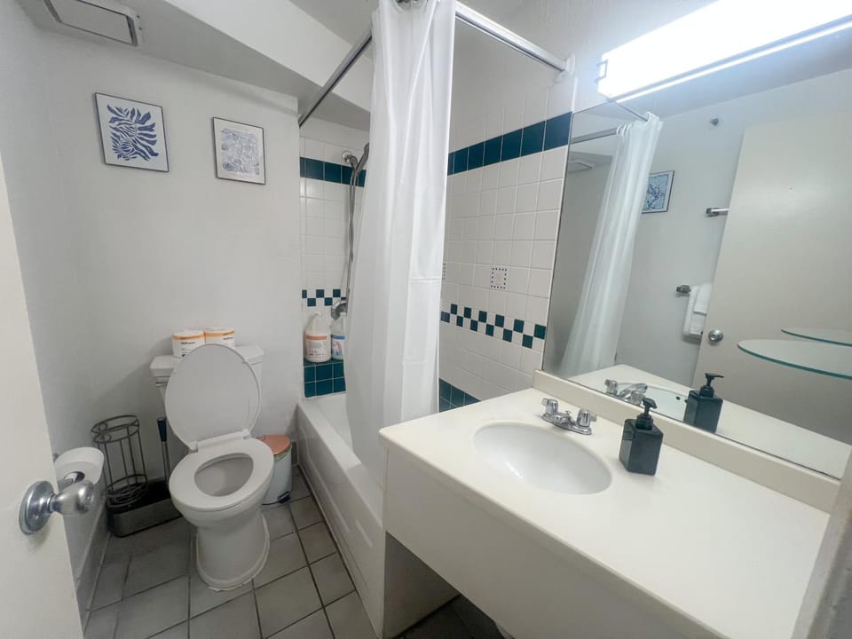 Happy Hawaiian Monarch Studio Apartment in McCully-Moiliili