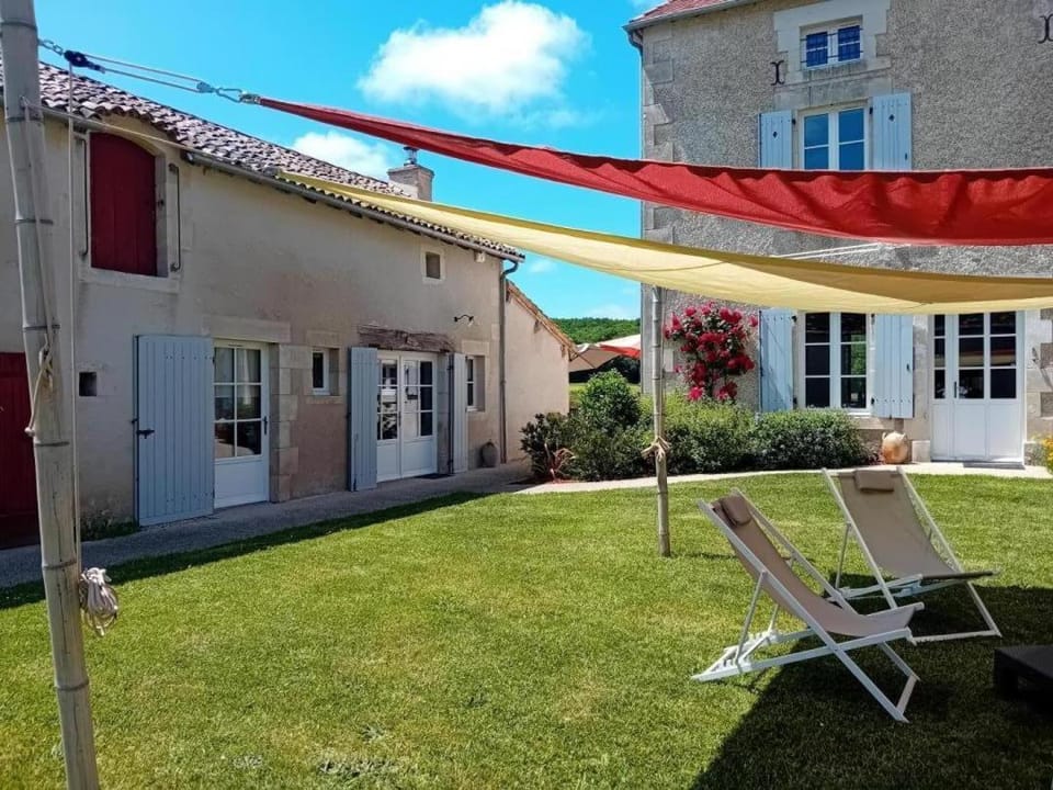 Le tout a la fois de saint-maixent le petit House in Centre-Val de Loire