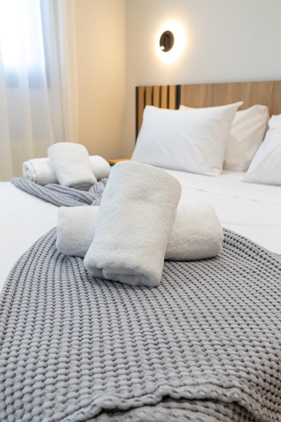 Bed, Photo of the whole room, Bedroom, towels