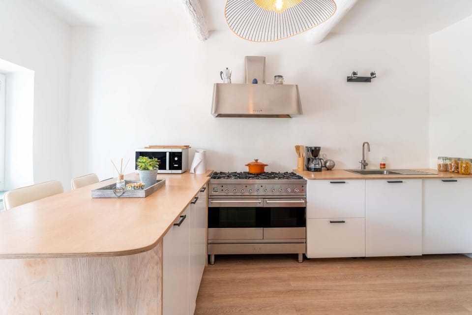 Kitchen or kitchenette, Living room