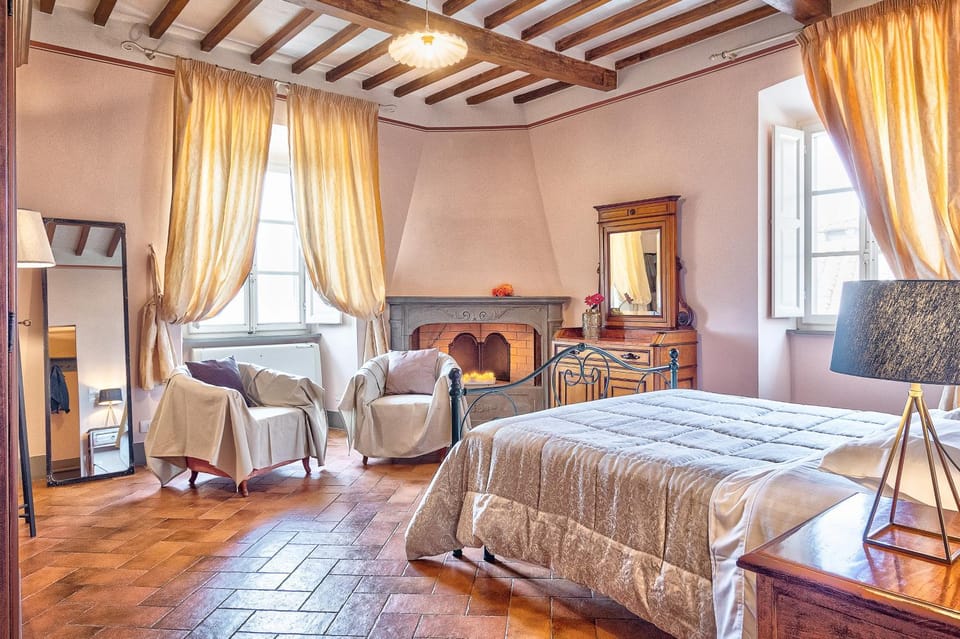 Photo of the whole room, Bedroom, air conditioner