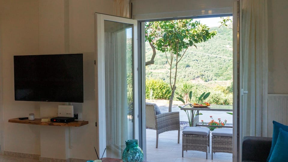TV and multimedia, View (from property/room), Balcony/Terrace, Seating area