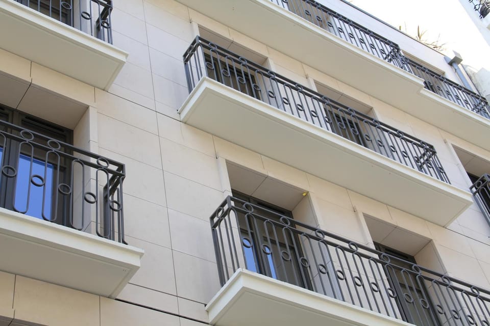 Property building, Internal: Not applicable to any particular room