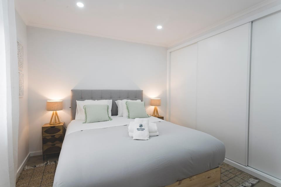 Bed, Photo of the whole room, Bedroom, towels, wardrobe