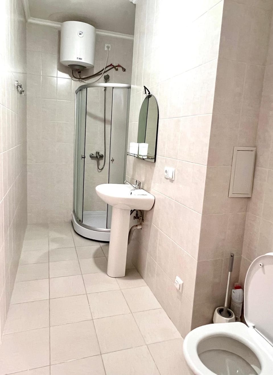 Shower, Toilet