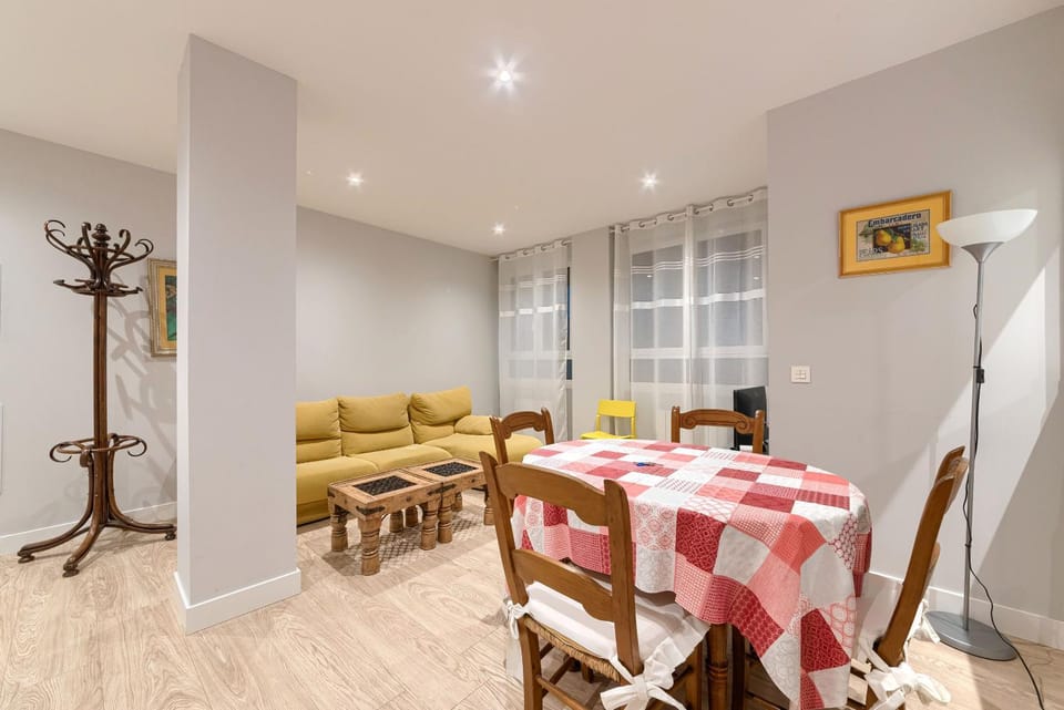 Salgeta Reformado amplio y acogedor con wifi Apartment in Barakaldo