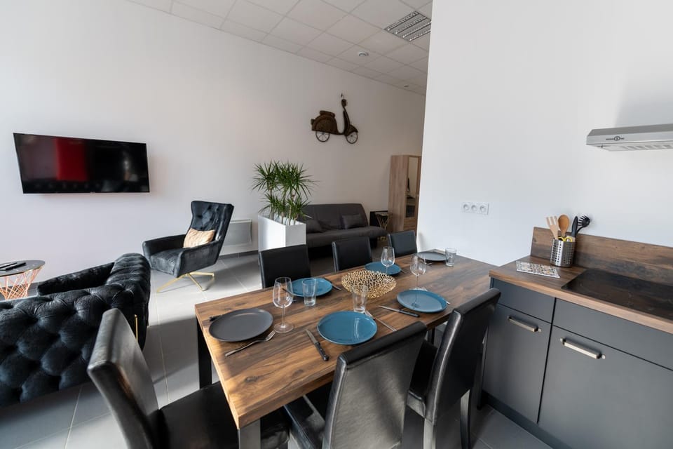 TV and multimedia, Dining area