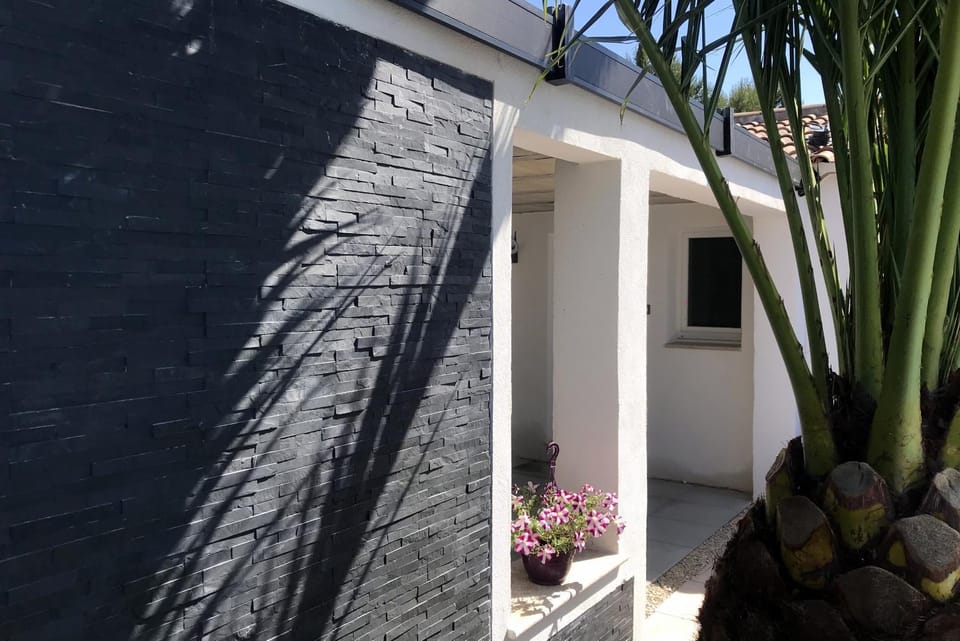 Property building, Balcony/Terrace