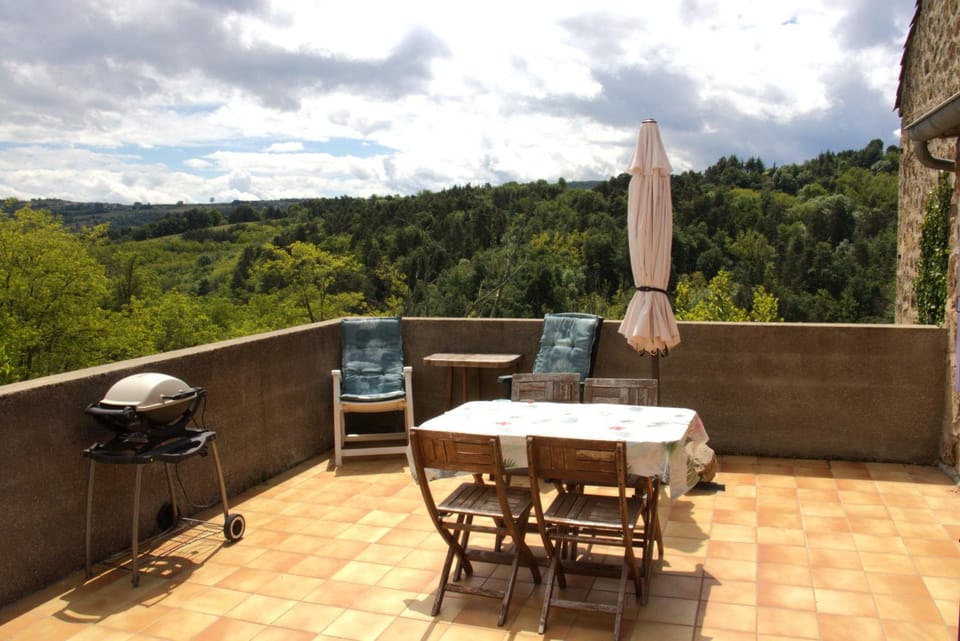 Patio, BBQ facilities, Mountain view, Mountain view
